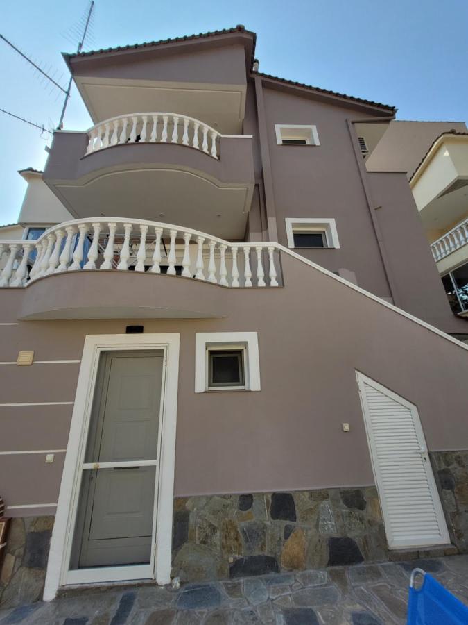 Apartamento Ina'S Masionette Nea Iraklitsa Exterior foto