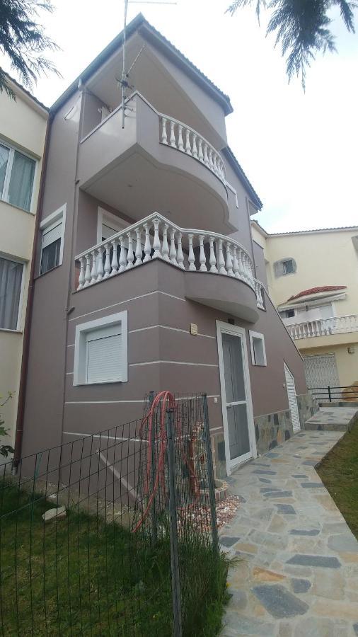 Apartamento Ina'S Masionette Nea Iraklitsa Exterior foto